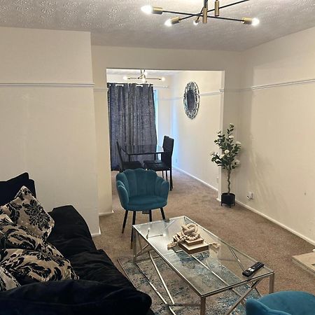 3 Bedroom Apartment Close To Manchester City Stadium And Coop Live المظهر الخارجي الصورة