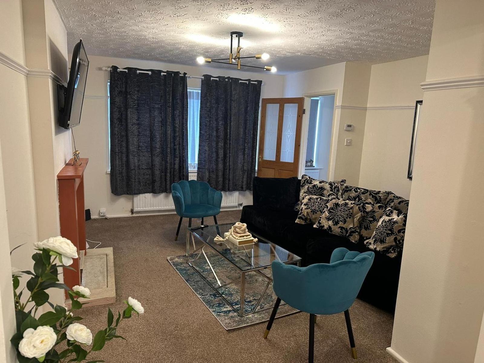 3 Bedroom Apartment Close To Manchester City Stadium And Coop Live المظهر الخارجي الصورة