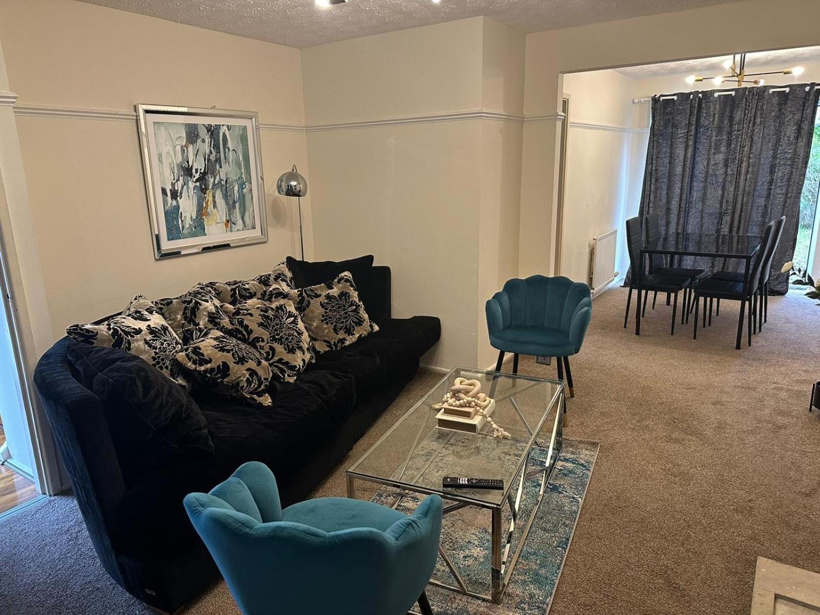3 Bedroom Apartment Close To Manchester City Stadium And Coop Live المظهر الخارجي الصورة