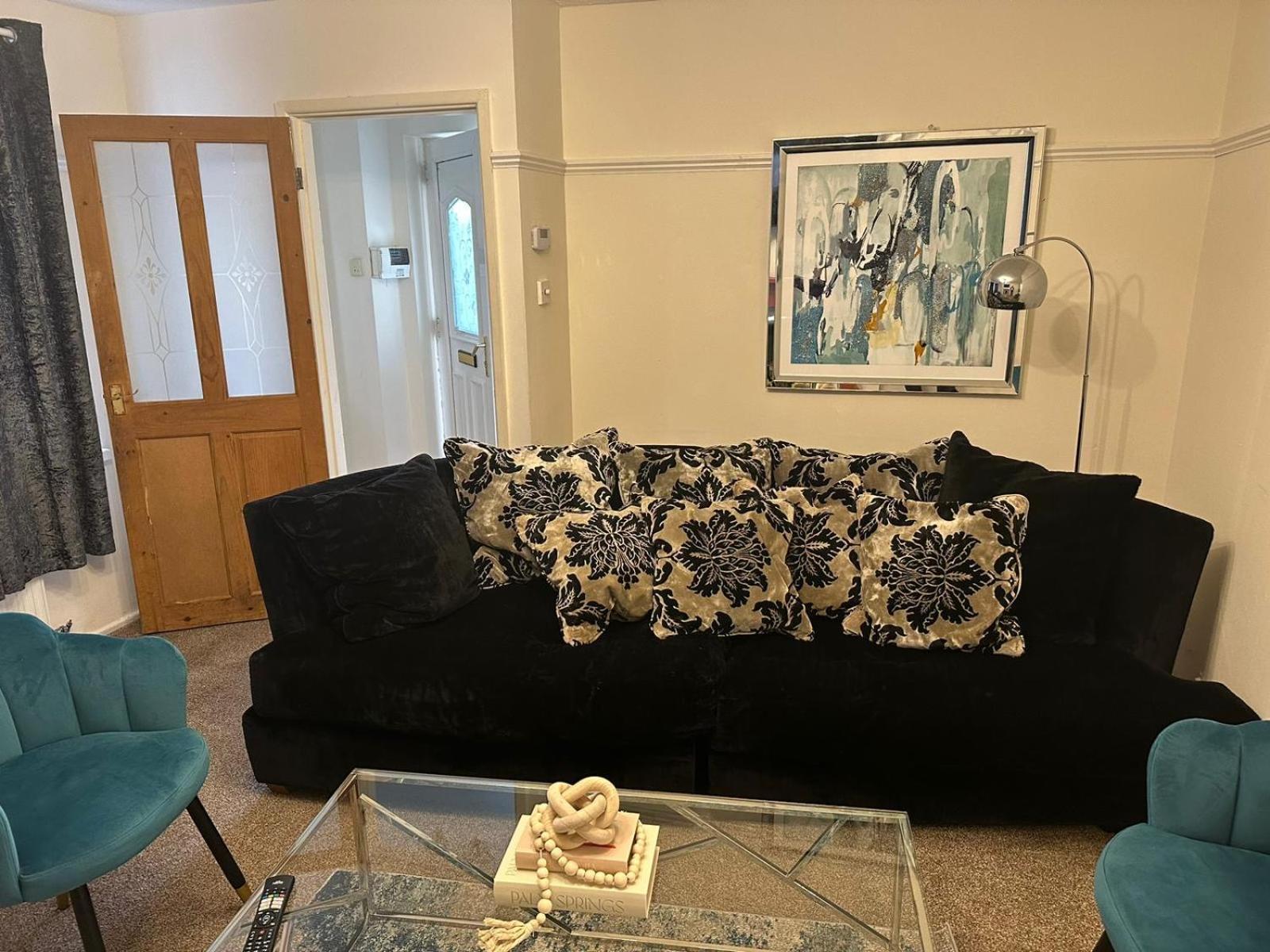 3 Bedroom Apartment Close To Manchester City Stadium And Coop Live المظهر الخارجي الصورة