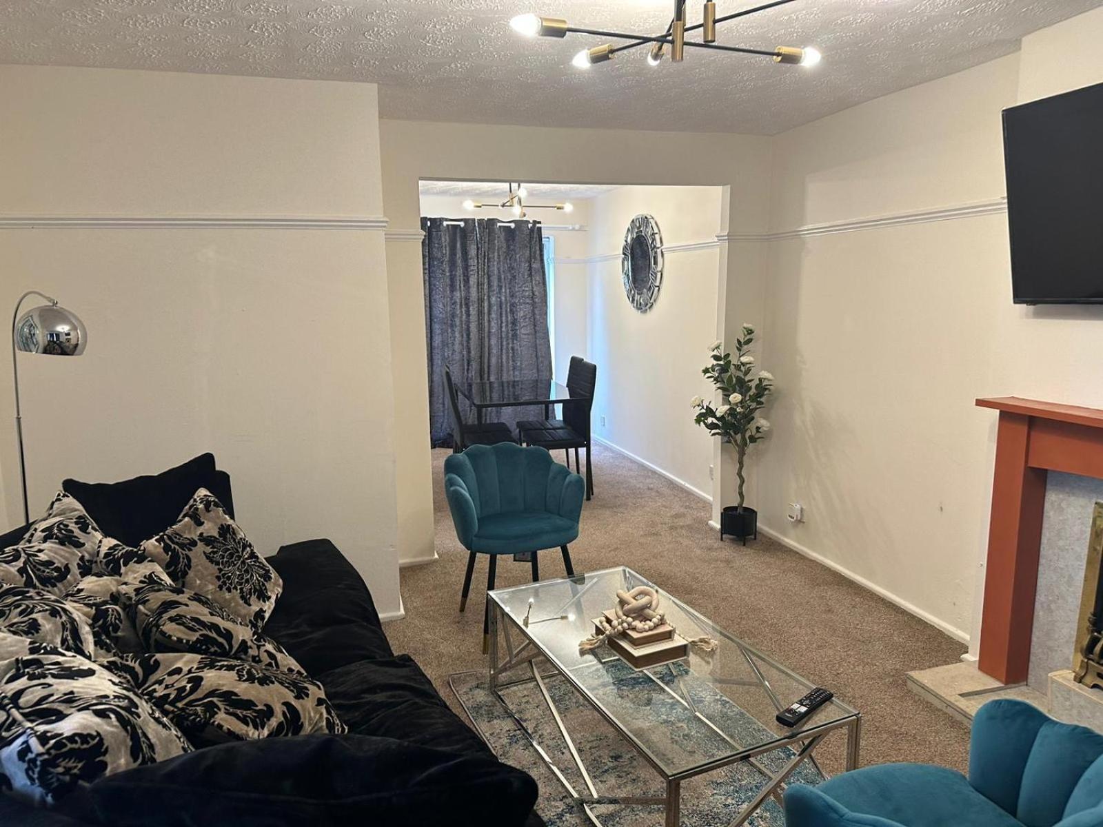 3 Bedroom Apartment Close To Manchester City Stadium And Coop Live المظهر الخارجي الصورة