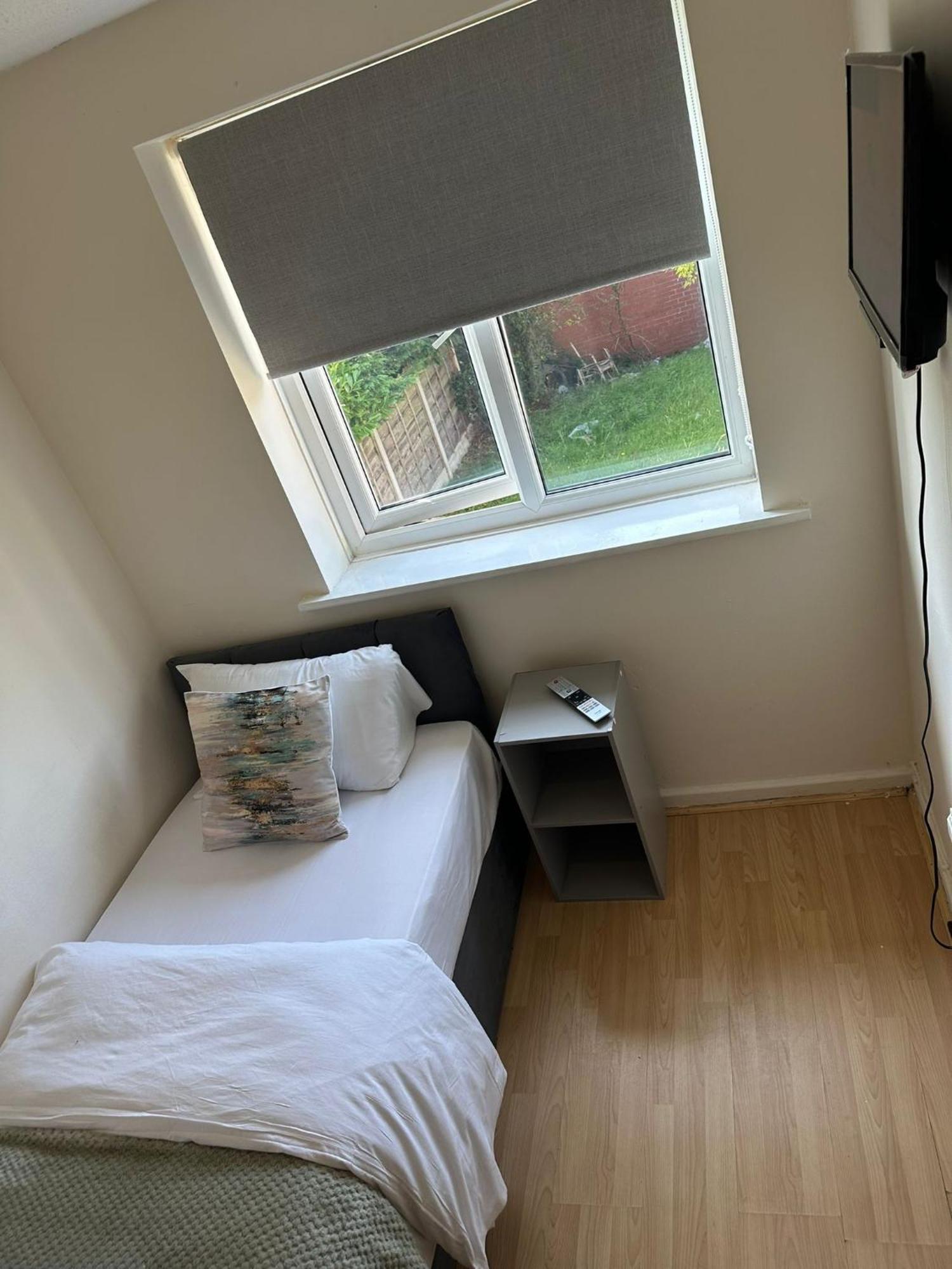 3 Bedroom Apartment Close To Manchester City Stadium And Coop Live المظهر الخارجي الصورة